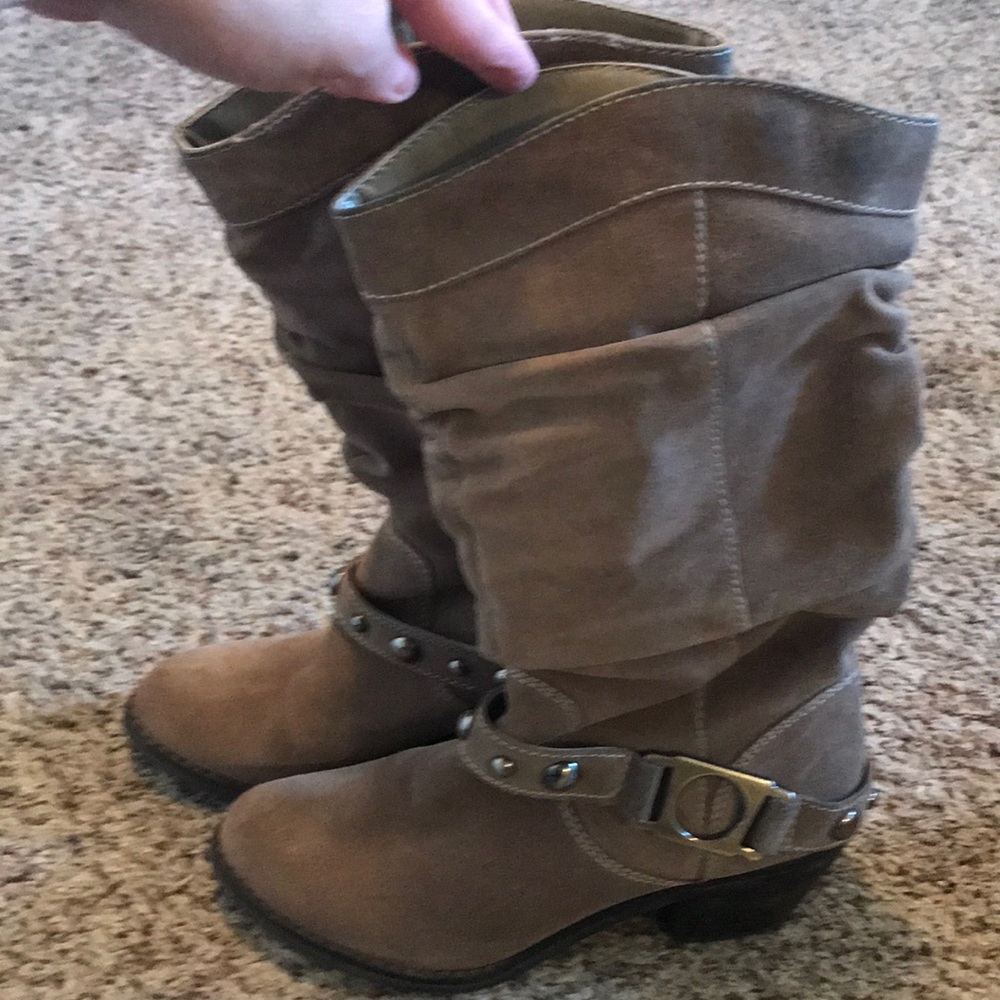 Mid-calf suede slouch boots!